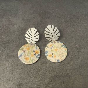 Cute floral earrings